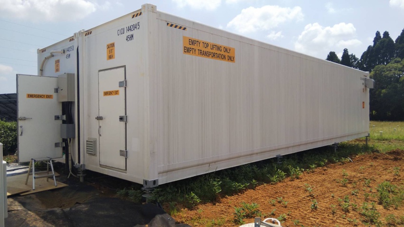 コンテナ温室設置の様子